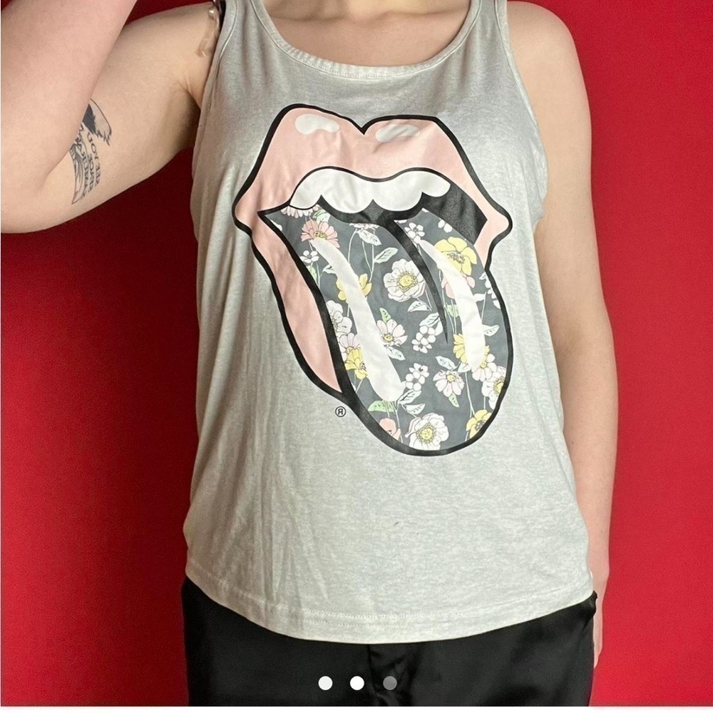 Grey floral Rolling Stones tank top  🤍💕​​​​​​​​​​​​​​​​​​​​​​​​​​
